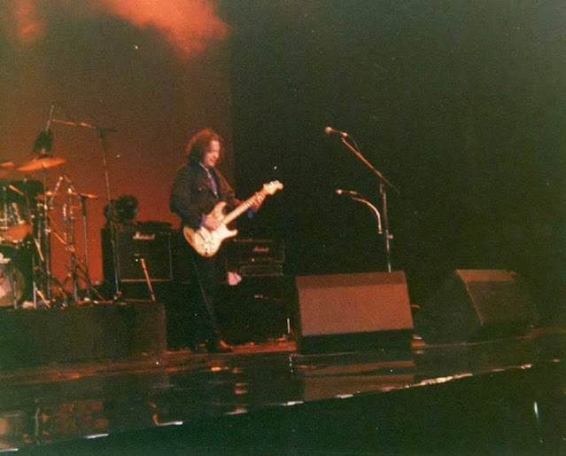 Photos of Rory at Cork Opera House, 1987 – REWRITING RORY
