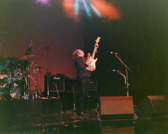 Photos of Rory at Cork Opera House, 1987 – REWRITING RORY